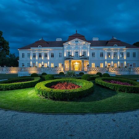 Art Hotel Kastiel Tomasov Luaran gambar