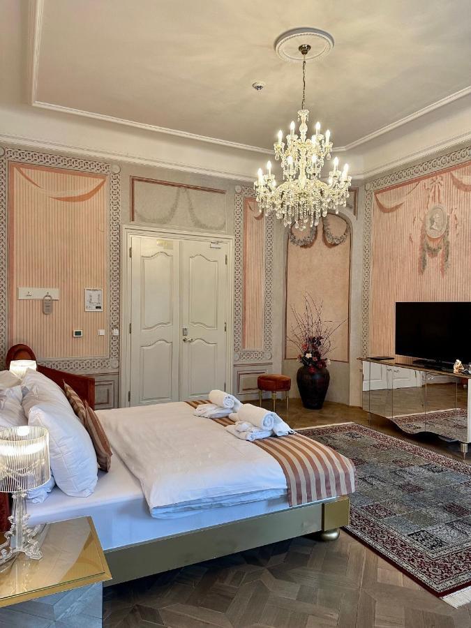 Art Hotel Kastiel Tomasov Luaran gambar