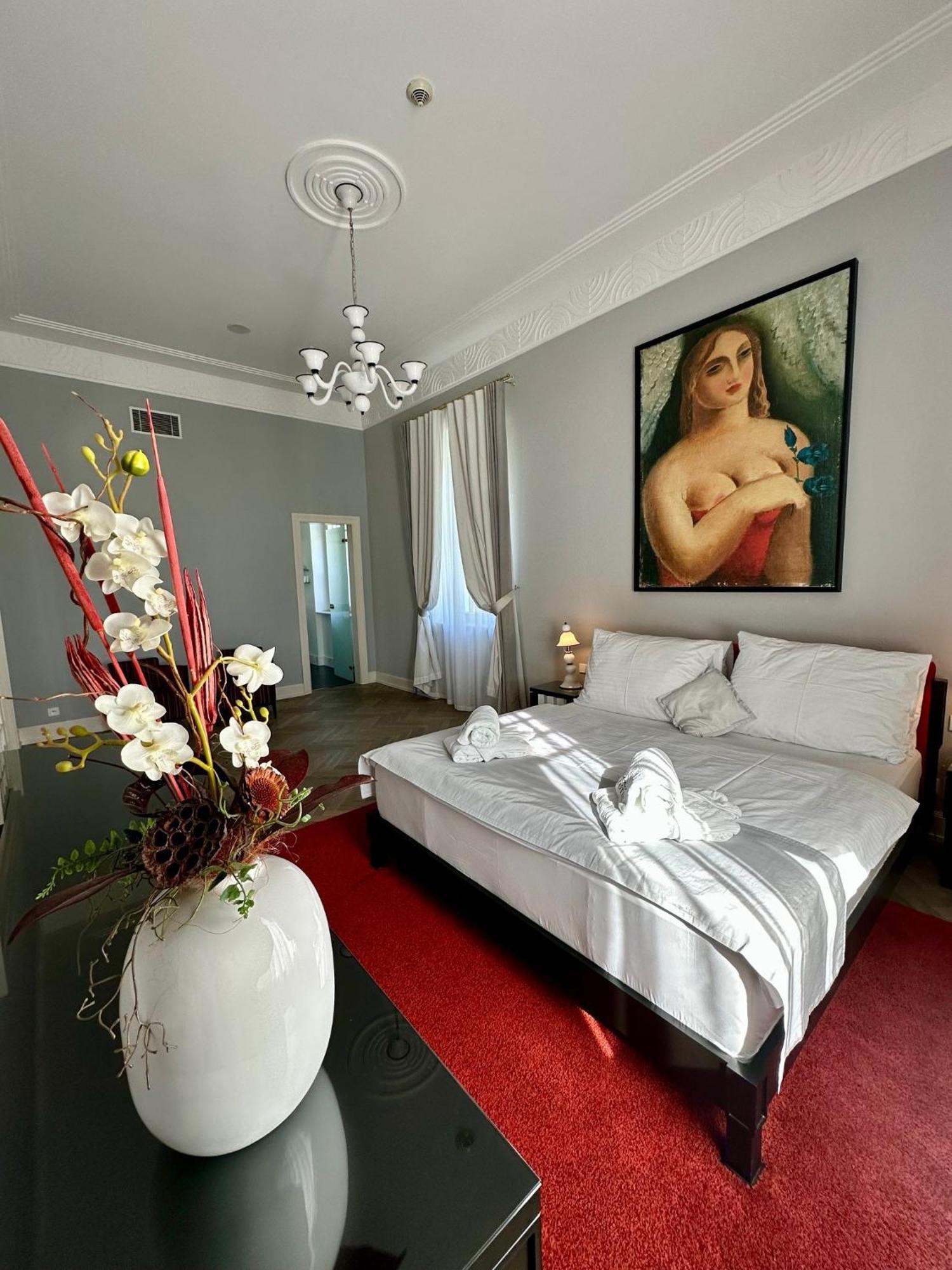 Art Hotel Kastiel Tomasov Luaran gambar