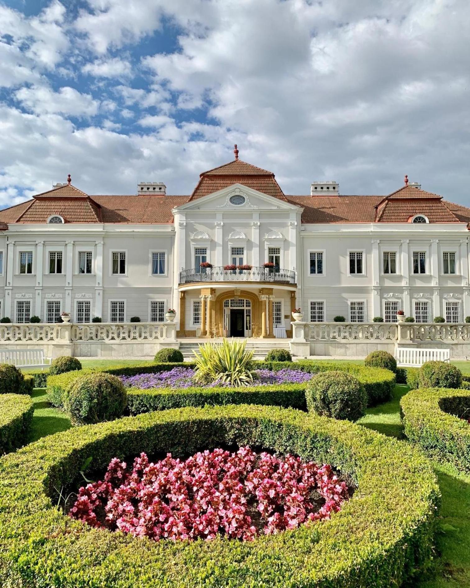 Art Hotel Kastiel Tomasov Luaran gambar