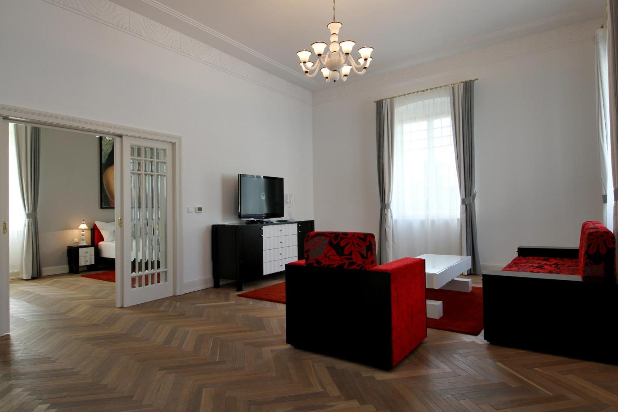 Art Hotel Kastiel Tomasov Bilik gambar