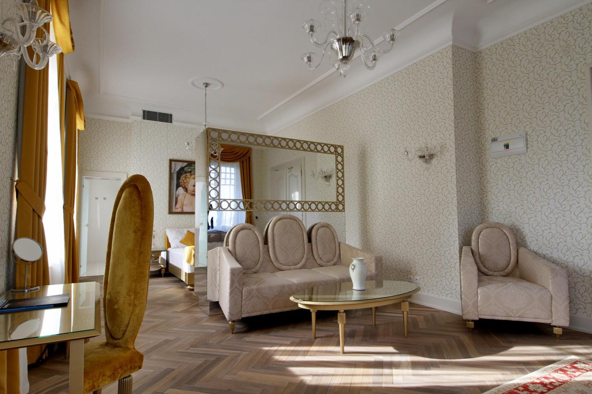 Art Hotel Kastiel Tomasov Bilik gambar
