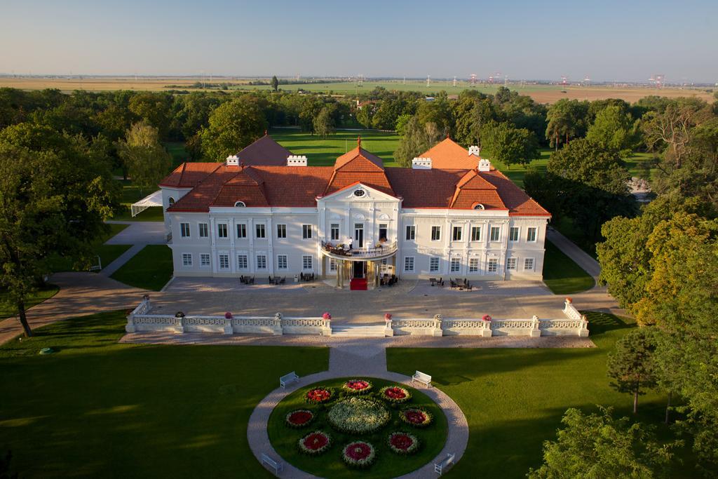 Art Hotel Kastiel Tomasov Luaran gambar