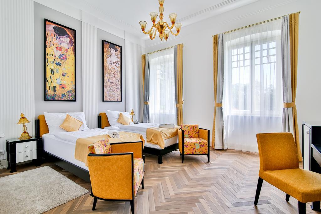 Art Hotel Kastiel Tomasov Luaran gambar