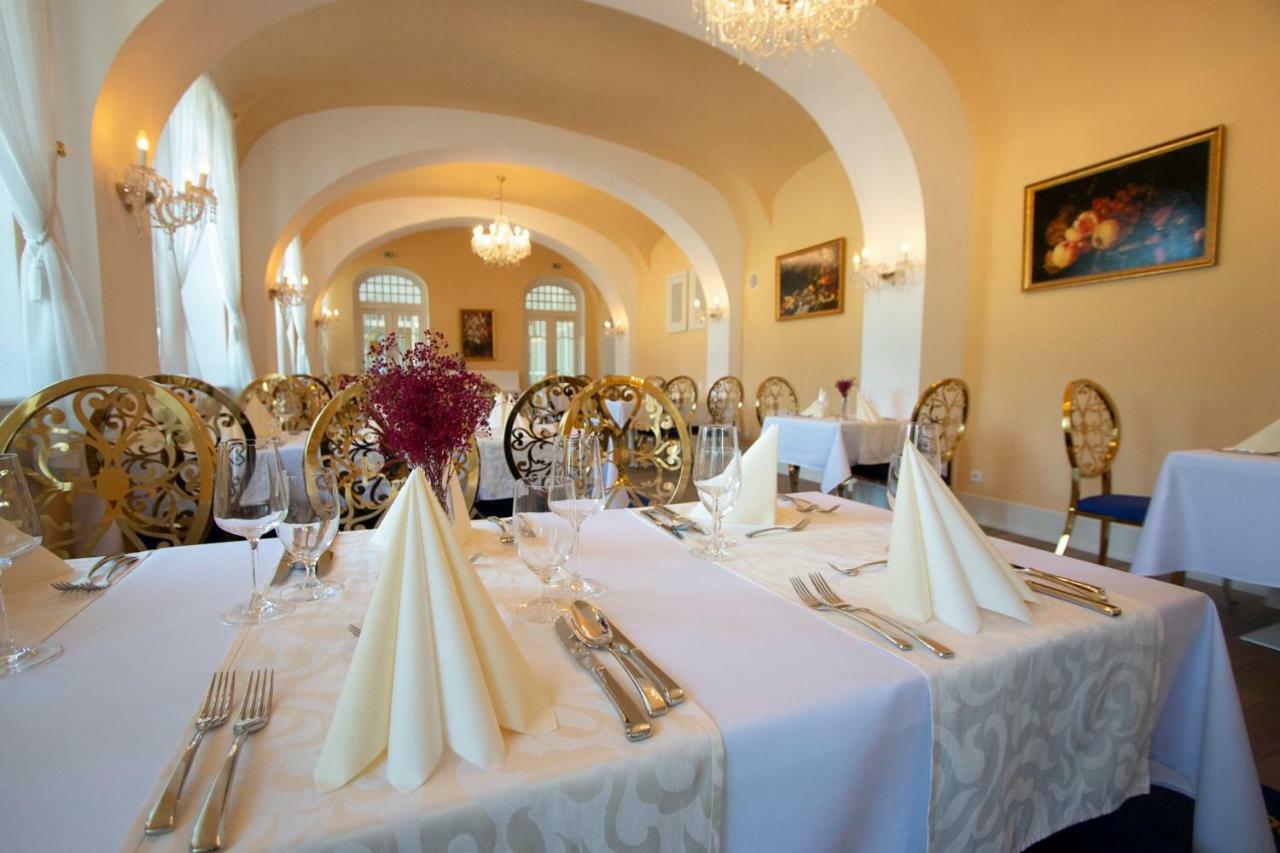 Art Hotel Kastiel Tomasov Luaran gambar
